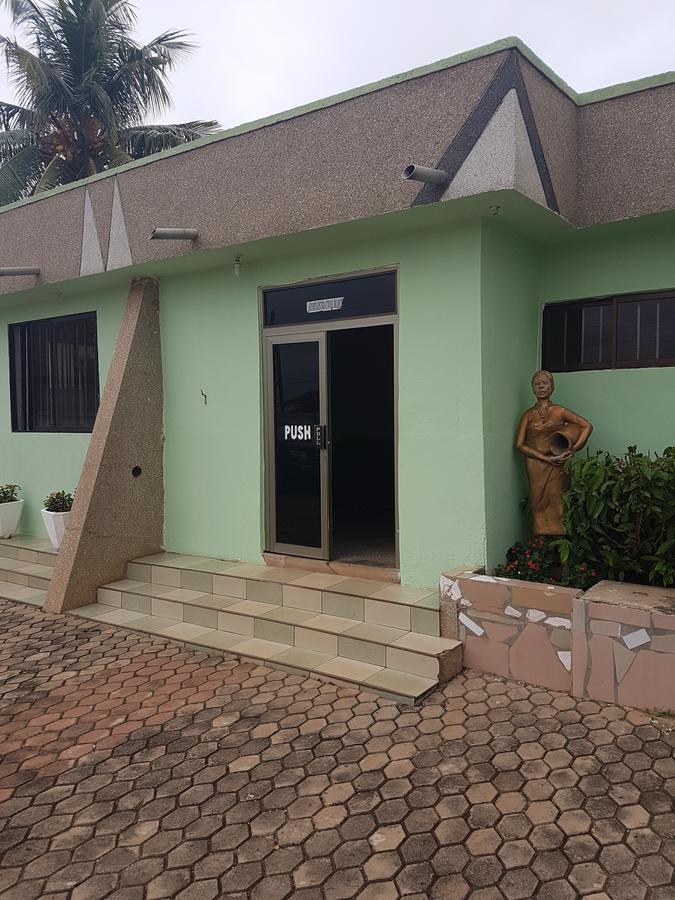 Ideas Hotel Sunyani Buitenkant foto